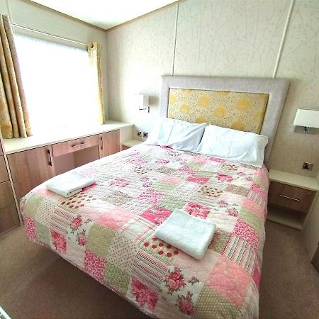 Sand Le Mere Holiday Village Caravan Hire Tunstall  المظهر الخارجي الصورة