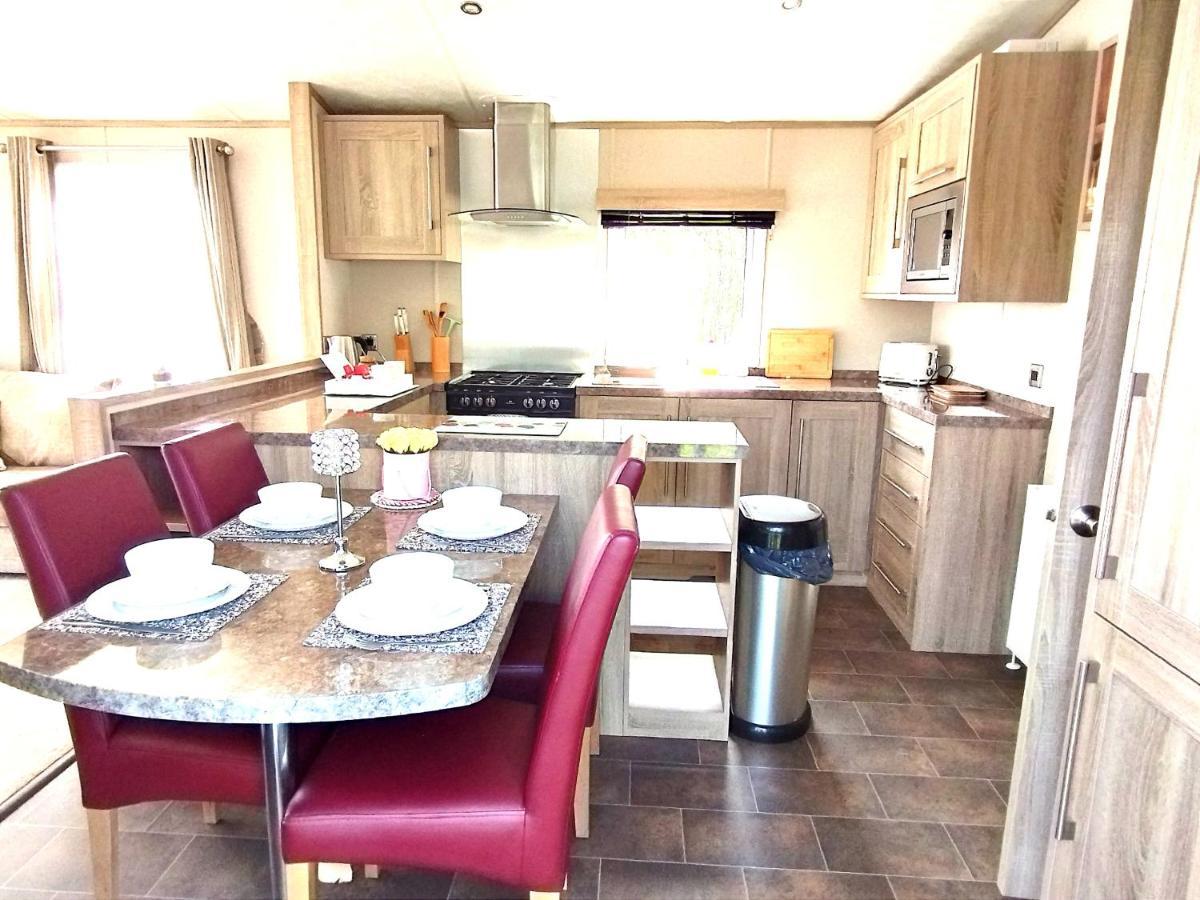 Sand Le Mere Holiday Village Caravan Hire Tunstall  المظهر الخارجي الصورة
