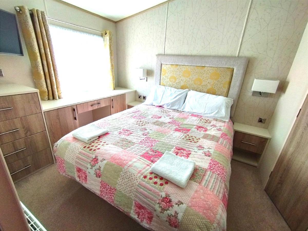Sand Le Mere Holiday Village Caravan Hire Tunstall  المظهر الخارجي الصورة