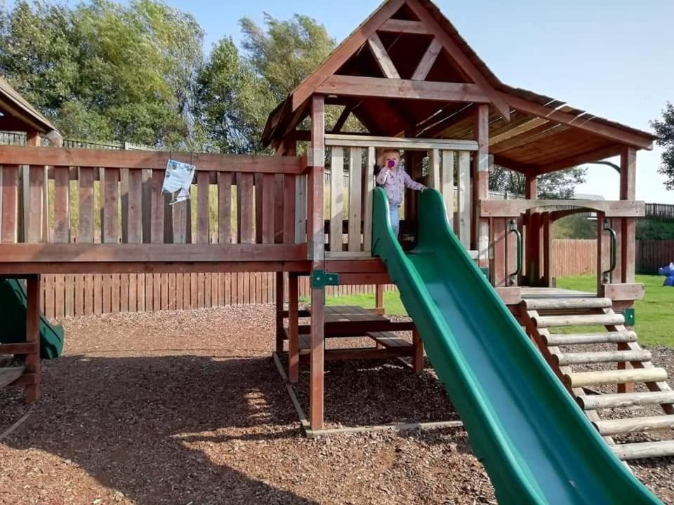Sand Le Mere Holiday Village Caravan Hire Tunstall  المظهر الخارجي الصورة